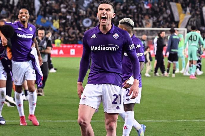 佛罗伦萨核心康塞利赞誉球队表现,期待下一场胜利的简单介绍 佛罗伦萨核心康塞利赞誉球队表现,期待下一场胜利的简单介绍