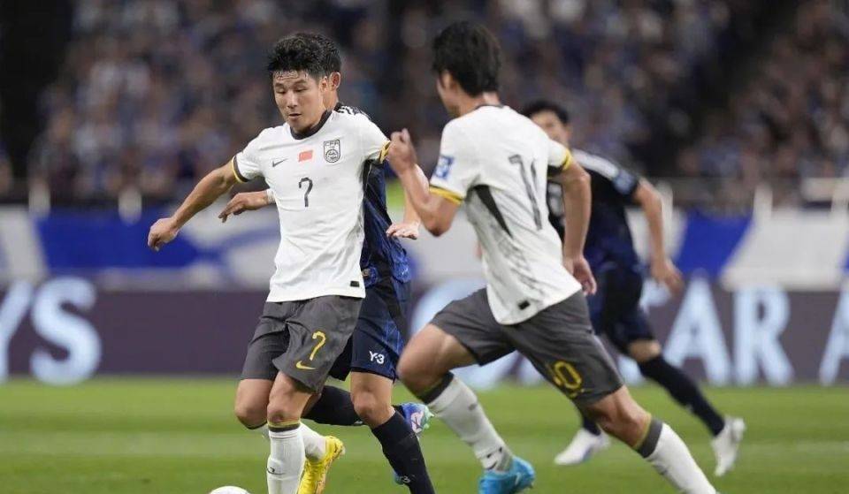 日本足球代表队在比赛中崭露头角 日本足球代表队在比赛中崭露头角