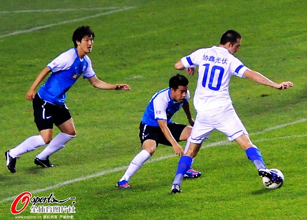 九游体育网站-江苏舜天主场力压上海东亚，暂时稳步冲顶的简单介绍