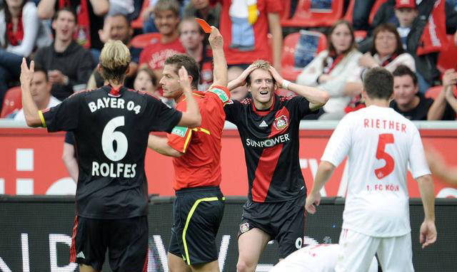 弗赖堡门将连续多场零封，稳固防线的简单介绍