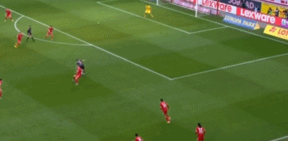 弗赖堡门将连续多场零封，稳固防线的简单介绍