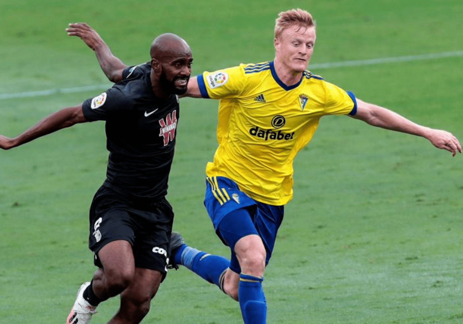 莱斯特城三连胜，范特西上演神奇救险的简单介绍