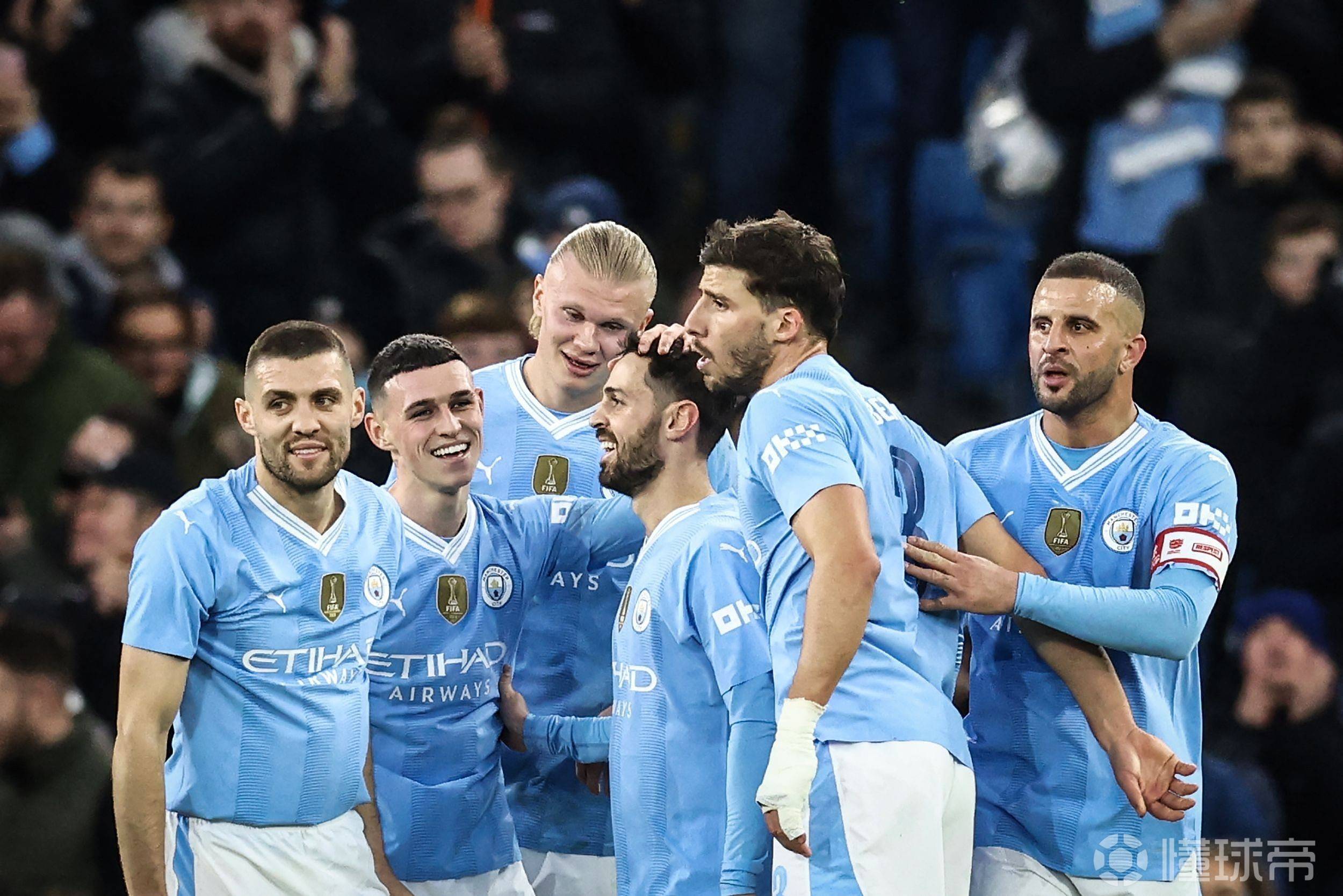 九游体育地址-曼城球迷积极备战下一场比赛