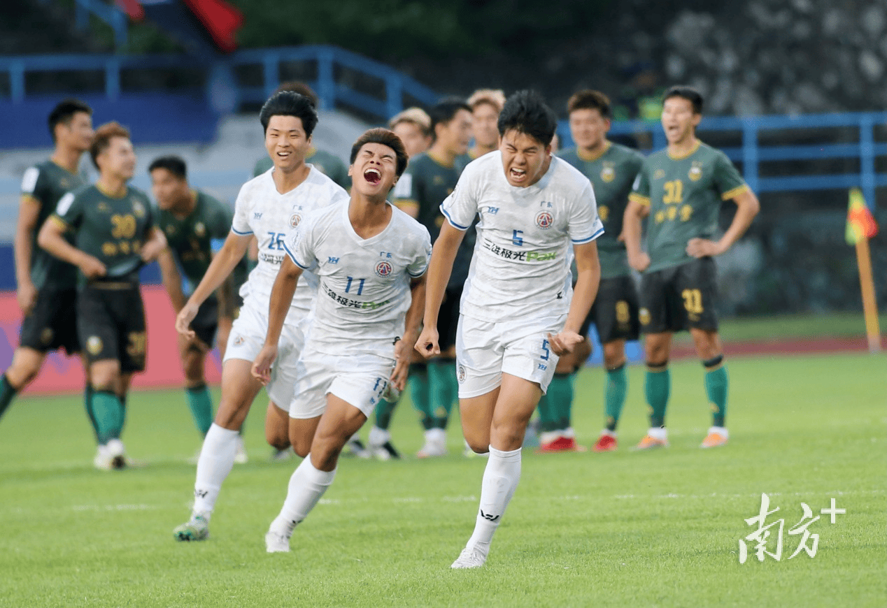 九游体育app-球队状态火热，连续击败对手