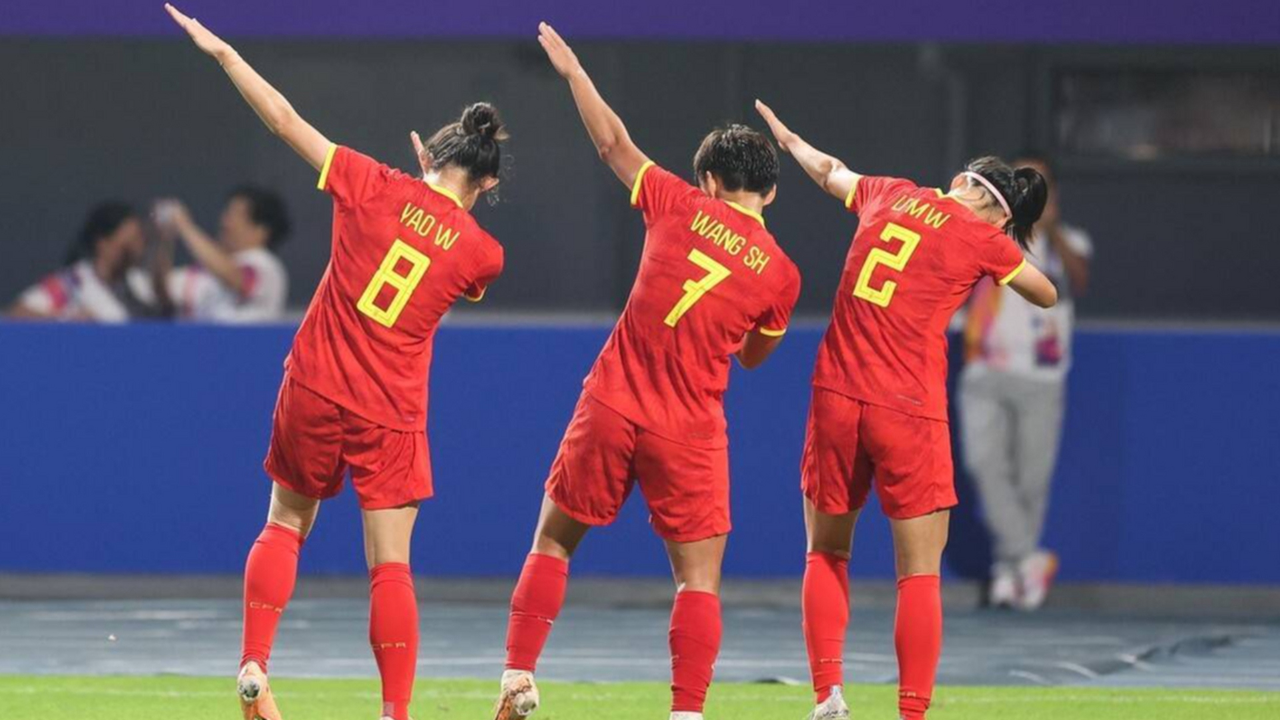 不甘示弱,国足女队员再度迎战强敌 不甘示弱,国足女队员再度迎战强敌