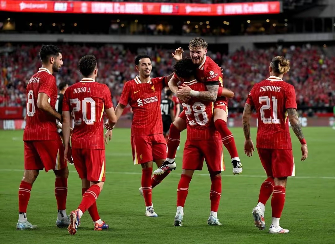 利物浦队客场战胜南安普敦队，豪取三分