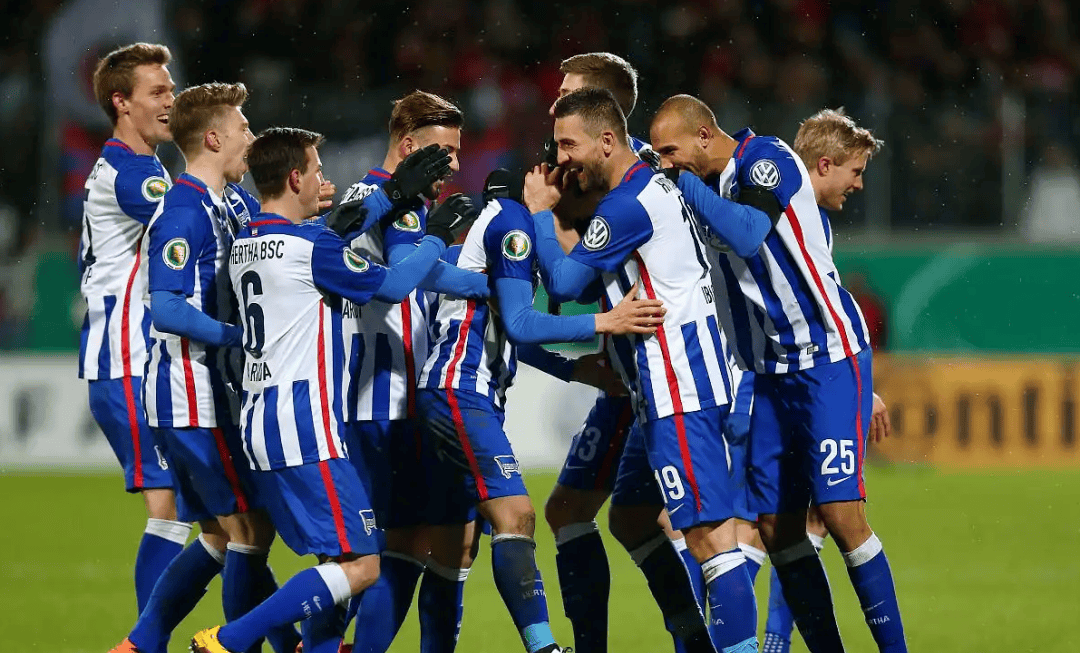 九游体育亚洲官网-沙尔克边锋通过社交媒体表达对球队的热爱