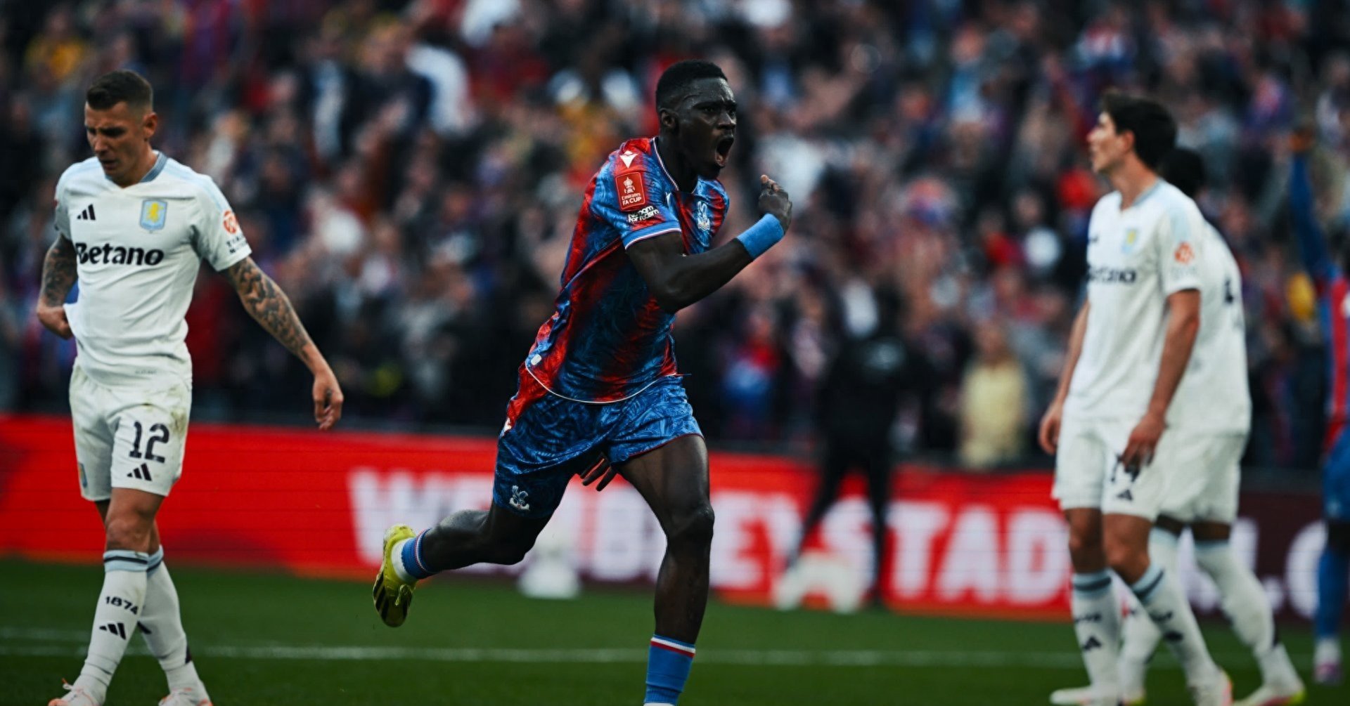 九游体育app-英格兰女足成功击败强敌，晋级半决赛