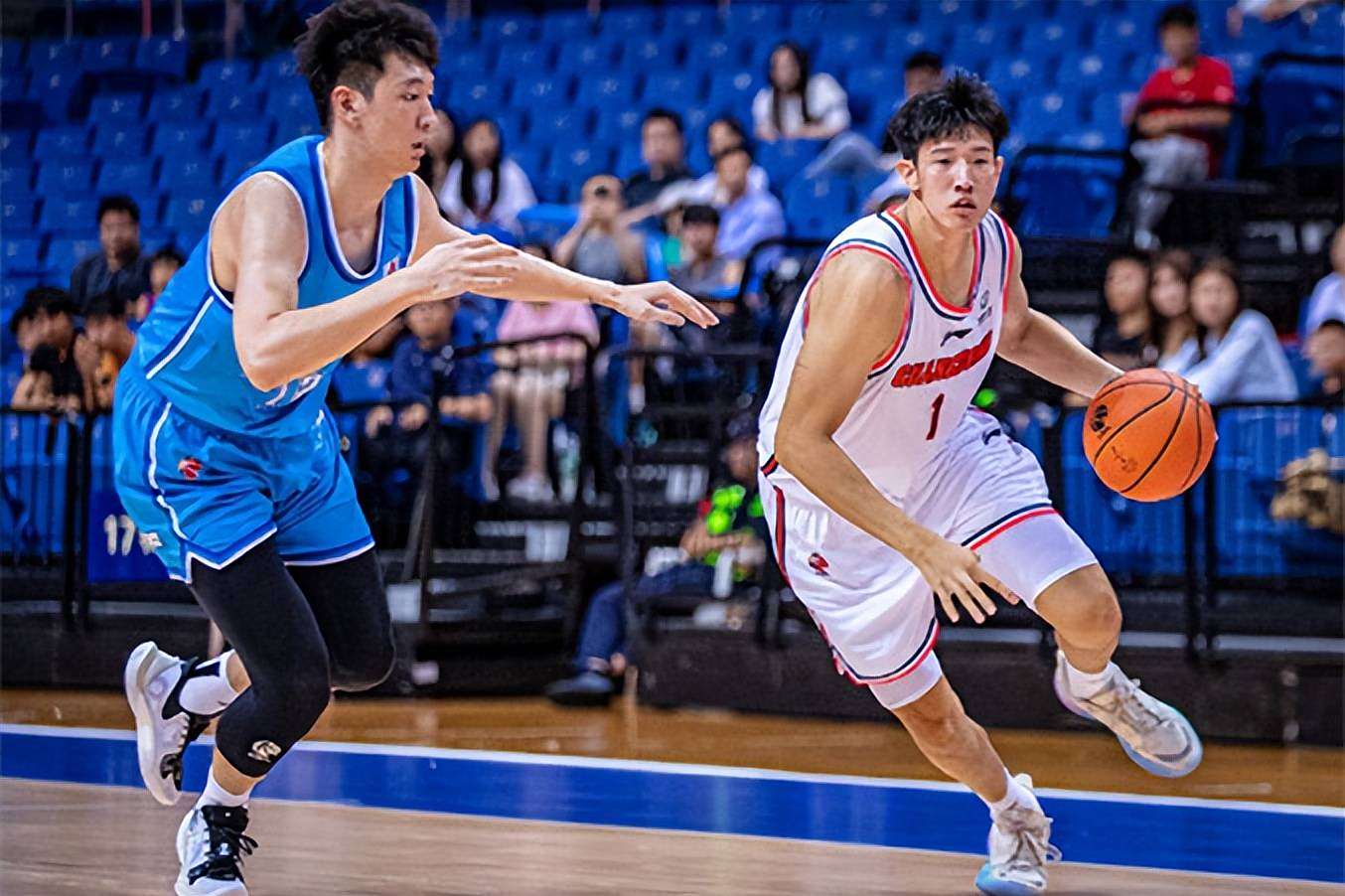 高能对决独领风骚,球队实力尽显风采 高能对决独领风骚,球队实力尽显风采