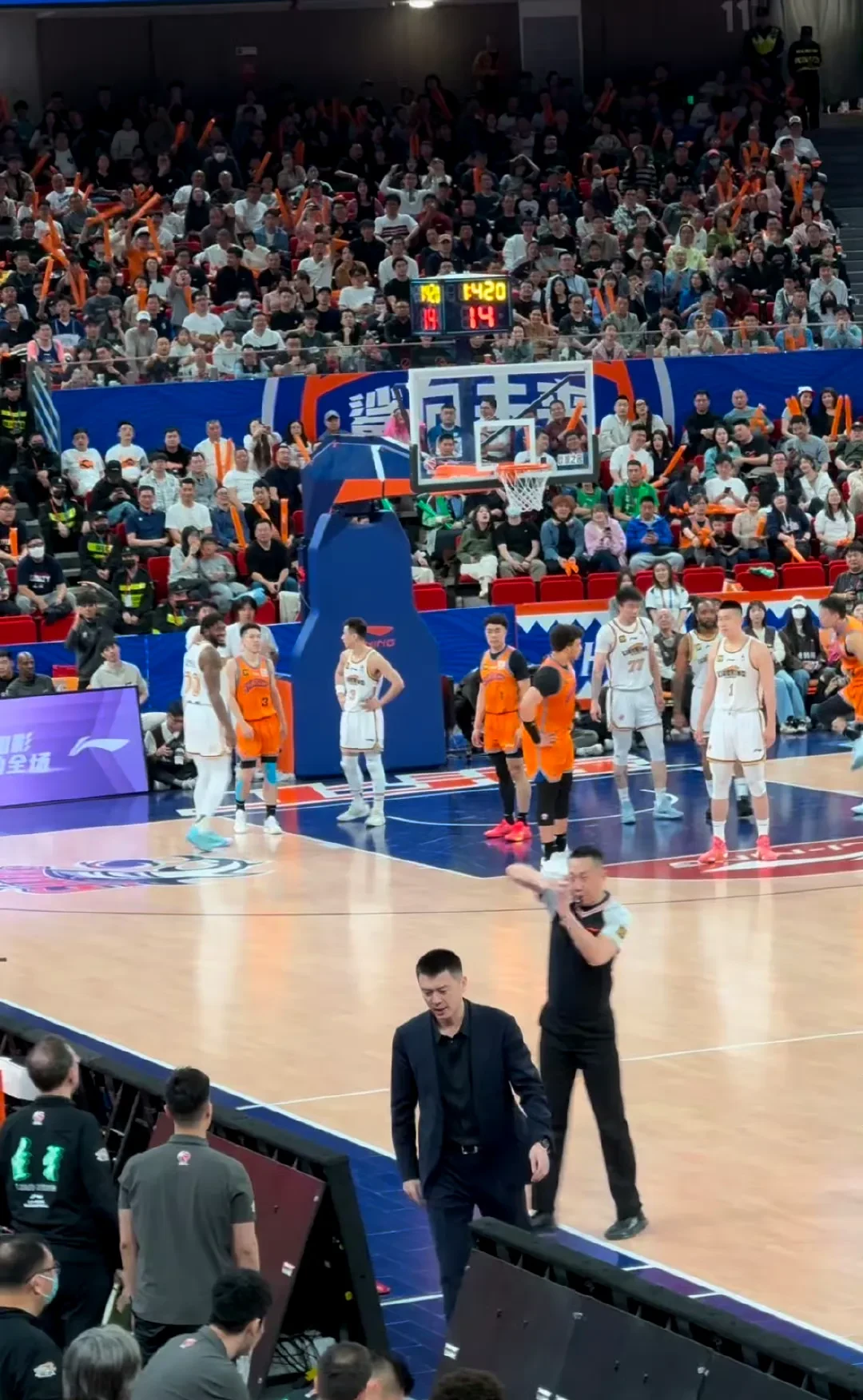 包含球队面对连续失利,主教练寻求突破口的词条 包含球队面对连续失利,主教练寻求突破口的词条