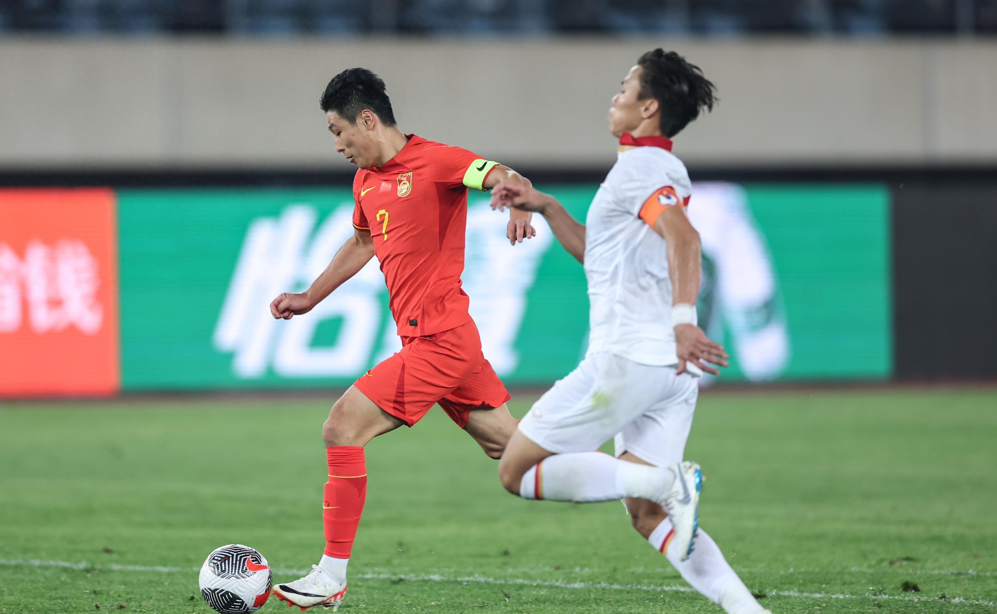 九游体育网站-国内足球比赛中发生激动一幕