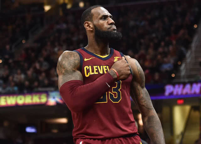 台湾篮球巨星演绎绝杀，锁定胜利