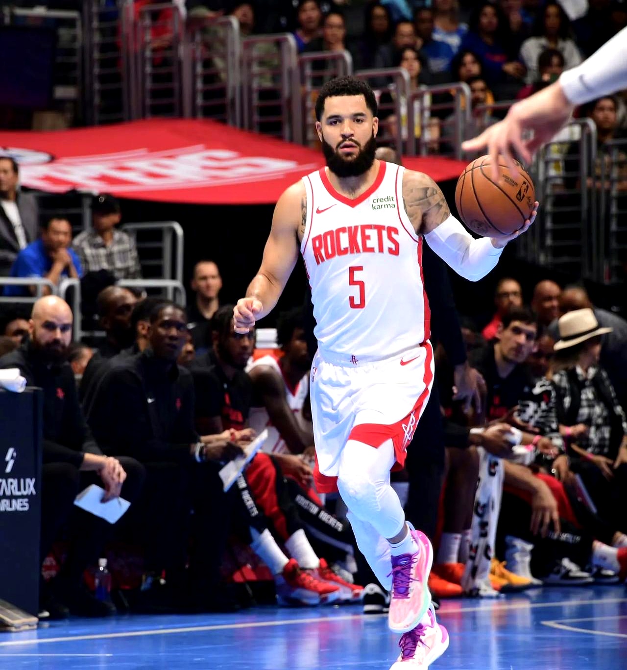 火箭战胜勇士,取得比赛胜利 火箭战胜勇士,取得比赛胜利