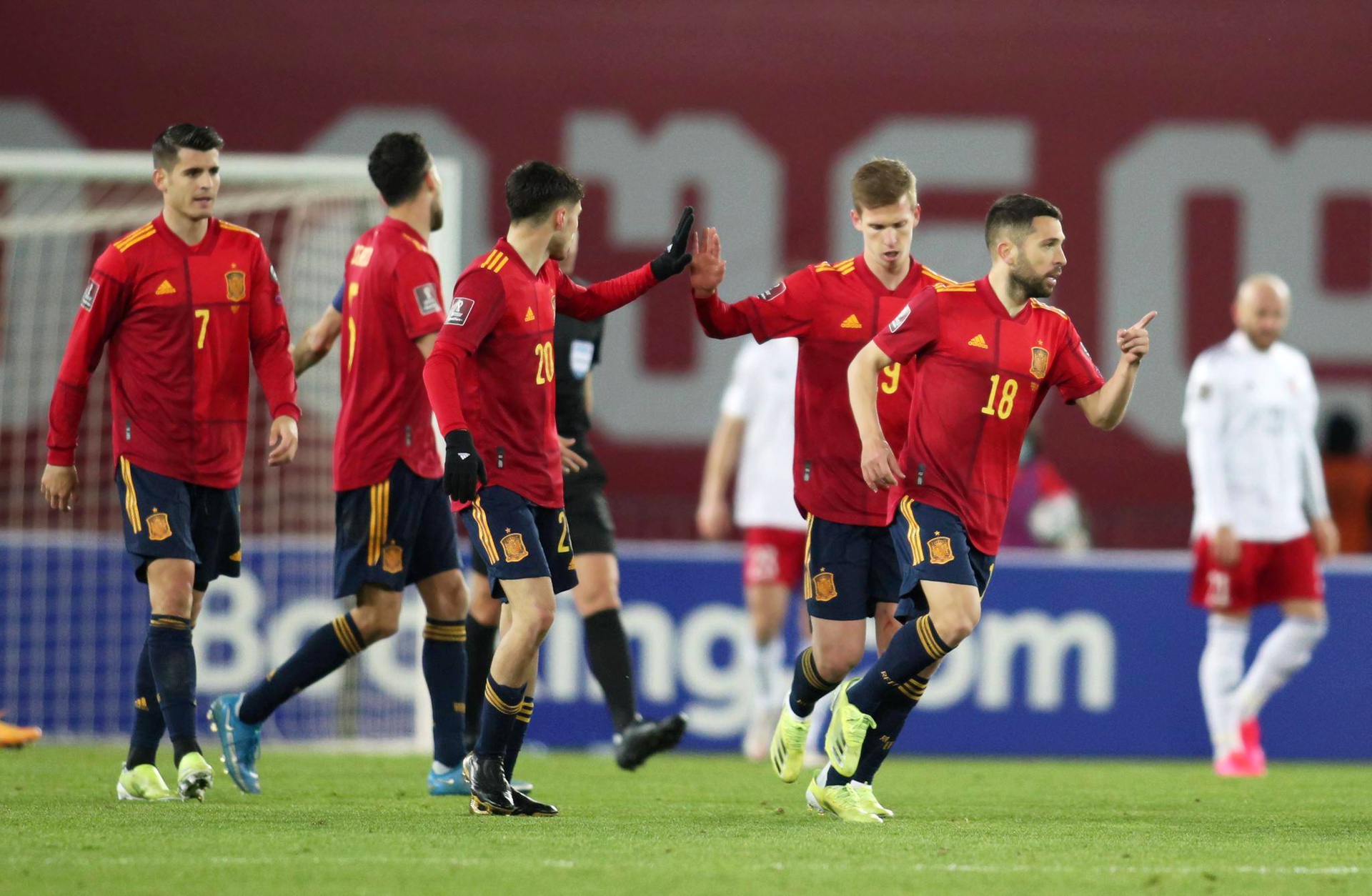 包含俄罗斯队在欧洲国家杯赛中难以为继,陷入困境的词条 包含俄罗斯队在欧洲国家杯赛中难以为继,陷入困境的词条